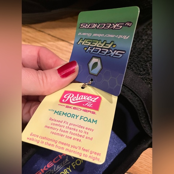 Skechers black slip ons NWT - Picture 4 of 6